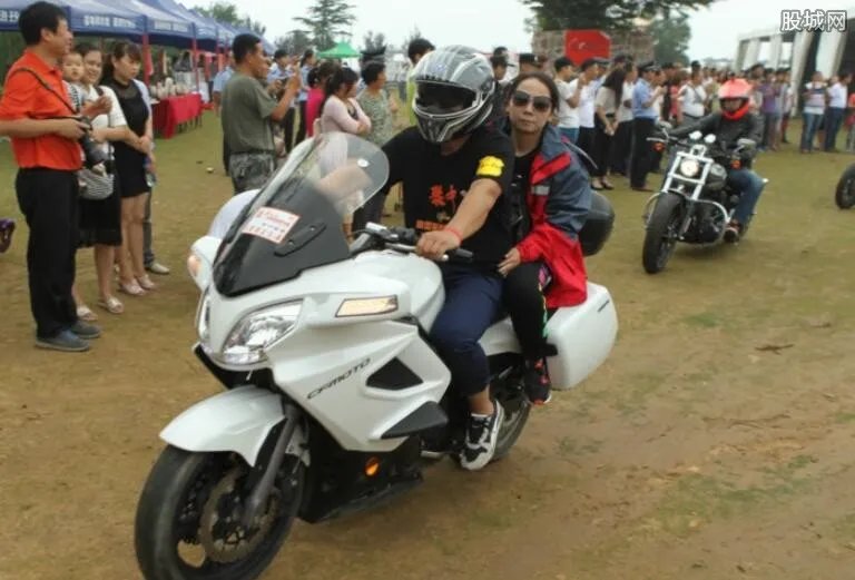 宝马摩托车价格表 宝马摩托车最新价格多少