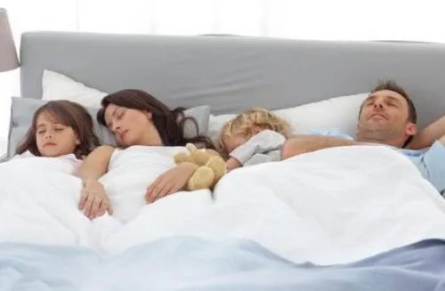 女朋友生气了怎么哄 女朋友生气了哄她的情话怎么说