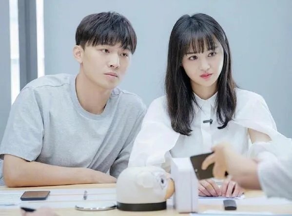 郑爽和张恒之间的事情，为何让网友如此炸锅？