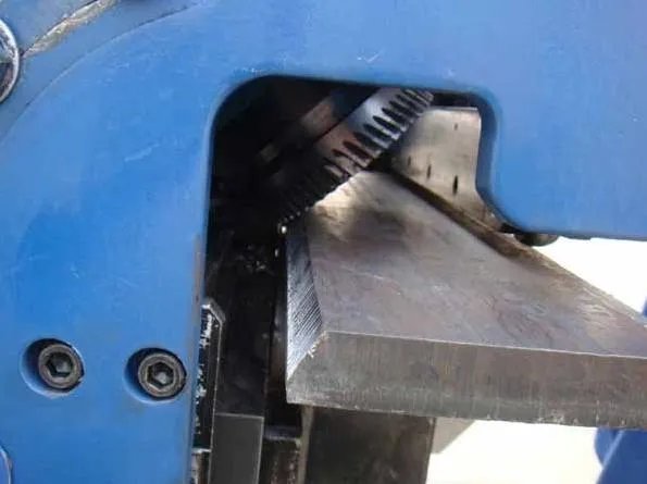 钢板坡口机什么 如何安全使用钢板坡口机