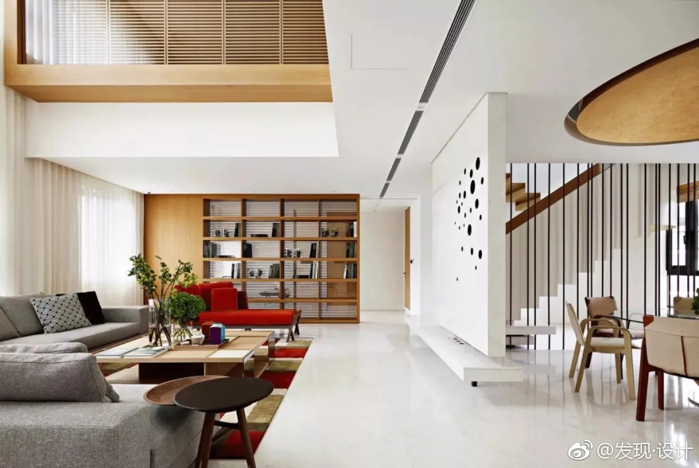 李玮珉-上海陈公馆考虑到建筑空间的气氛和色彩把控，空间构成组...