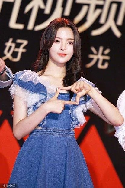 杨超越和yamy互怼真的太好笑了,你会经常怼你的好闺蜜吗?