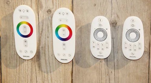 飞利浦电视开关在哪里