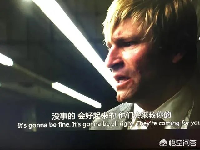 为什么在《蝙蝠侠：黑暗骑士》中，哈维丹特自己把油桶撞倒了？