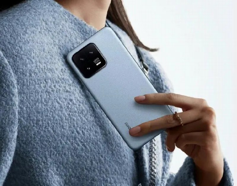 雷军回应对标iPhone被笑话:有机会全面超越苹果