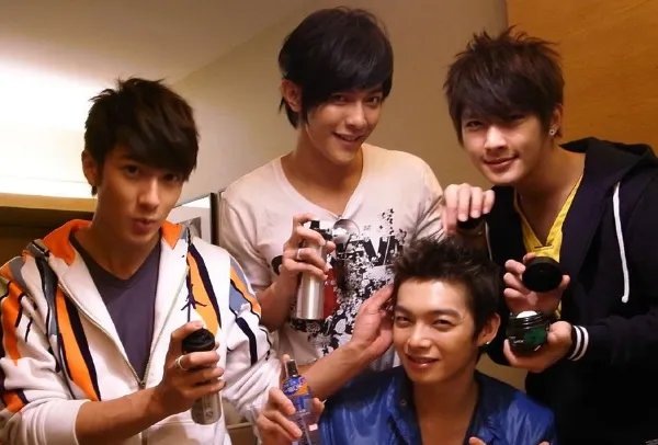 飞轮海十大经典歌曲排行榜:《越来越爱》上榜,第一充满活力