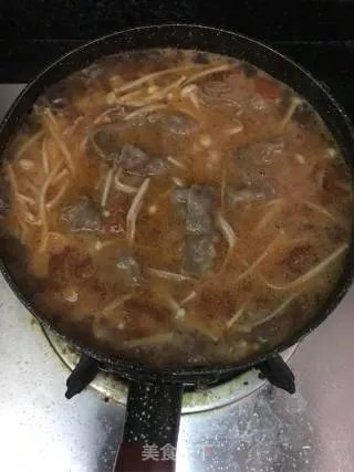 番茄金针菇肥牛