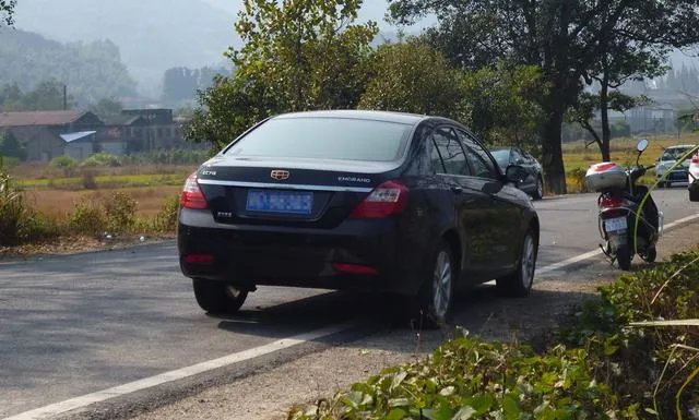 吉利帝豪有什么优缺点？