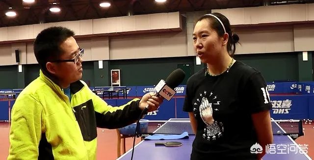 大满贯得主李晓霞即将当妈,挺“孕肚”现身观看乒乓球全国锦标赛。你怎么看?