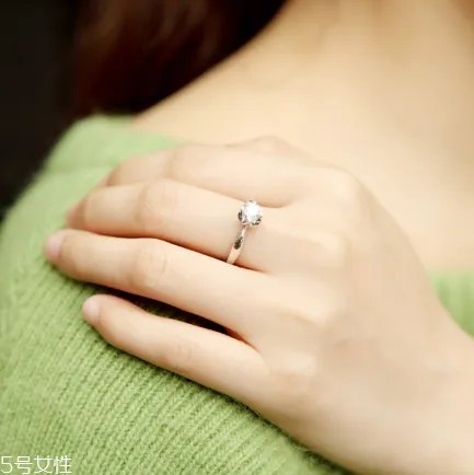 金大福和周大福哪个好？金大福和周大福对比