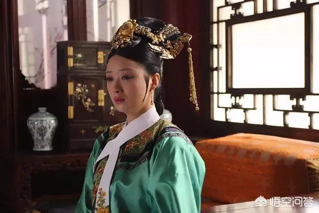 《甄嬛传》里，华妃怀孕的时候，雍正还不是皇上，那他为什么不让华妃有孩子？