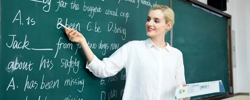 八月的英文缩写是什么 八月的英语缩写