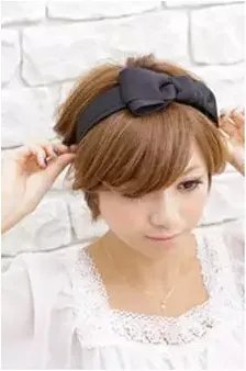 漂亮的儿童短发怎么扎 3岁儿童短发发型扎法