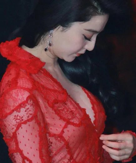 【图】女星真空透点杨颖褒贬不一 透视装比拼十大女星谁最性感