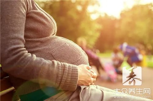 孕妇能穿高跟鞋吗