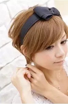 漂亮的儿童短发怎么扎 3岁儿童短发发型扎法