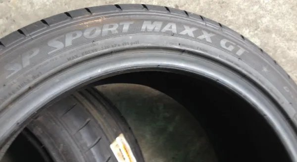 马牌轮胎和邓禄普轮胎哪个好?有什么区别?