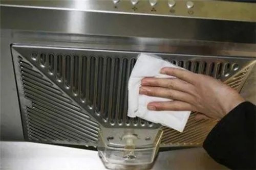 怎样清洗抽油烟机  五个小窍门轻松去除油烟机污渍