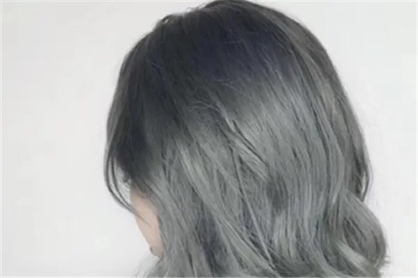 染发前要不要洗头 染发洗头好还是不洗头好