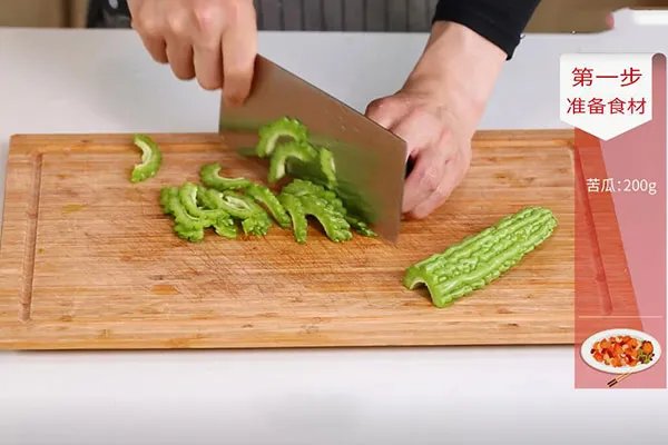 凉拌苦瓜怎么做好吃 凉拌苦瓜的做法