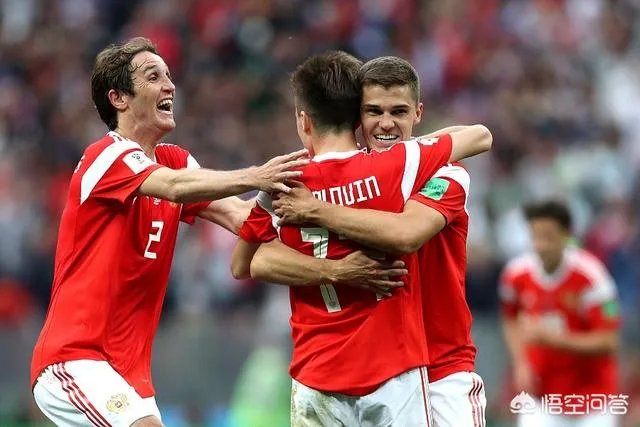 世界杯首场比赛俄罗斯5:0完胜沙特阿拉伯,戈洛文2助攻1进球,如何评价他在本场比赛中的表现?