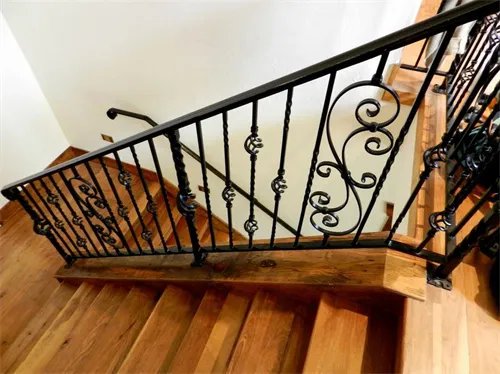 楼梯扶手一般多高