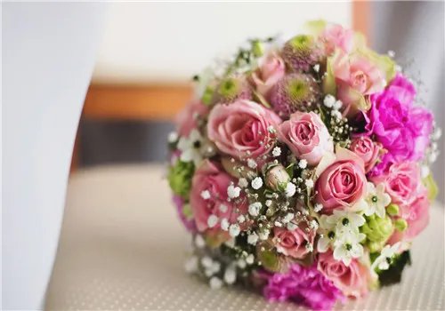 新娘手捧花寓意是什么 抢到新娘捧花怎么处理好