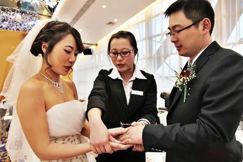 婚庆策划师具备什么条件 如何选择婚庆策划师