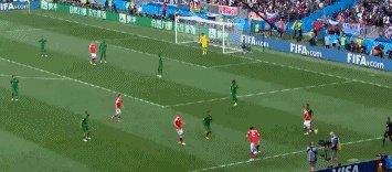 世界杯首场比赛俄罗斯5:0完胜沙特阿拉伯,戈洛文2助攻1进球,如何评价他在本场比赛中的表现?