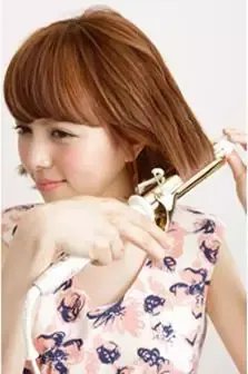 漂亮的儿童短发怎么扎 3岁儿童短发发型扎法