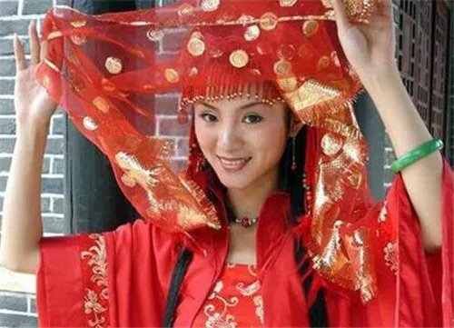 美丽新娘装图片新赏 新娘装哪种面料穿着舒适