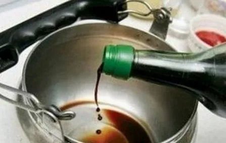 不锈钢水壶里的水垢怎么去除？