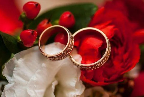 怎么恭喜别人结婚简短 结婚祝词简短精炼语句有哪些